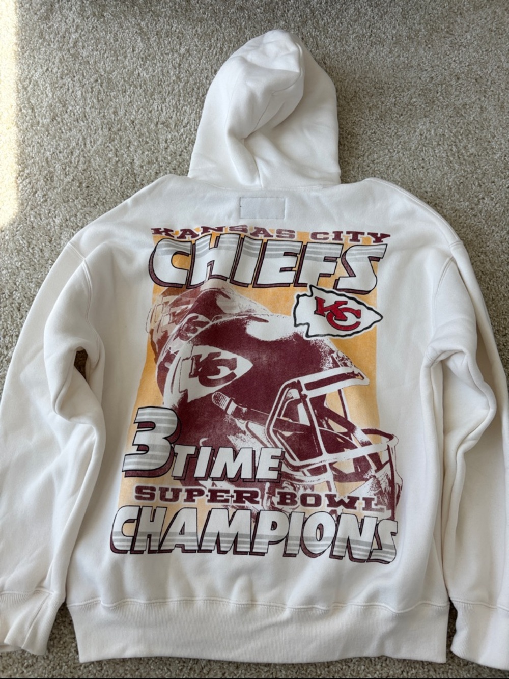 Abercrombie & Fitch White Kansas City Chiefs Graphic Hoodie